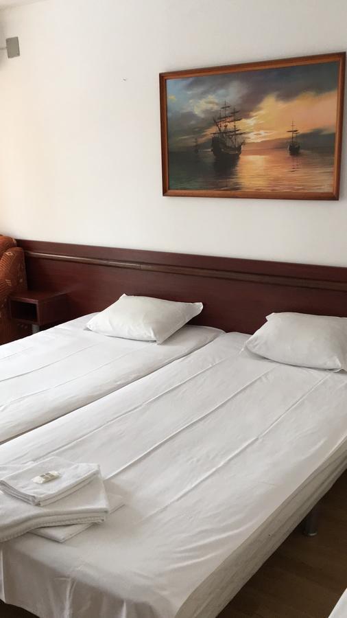 Royal Hostel Varna Ngoại thất bức ảnh