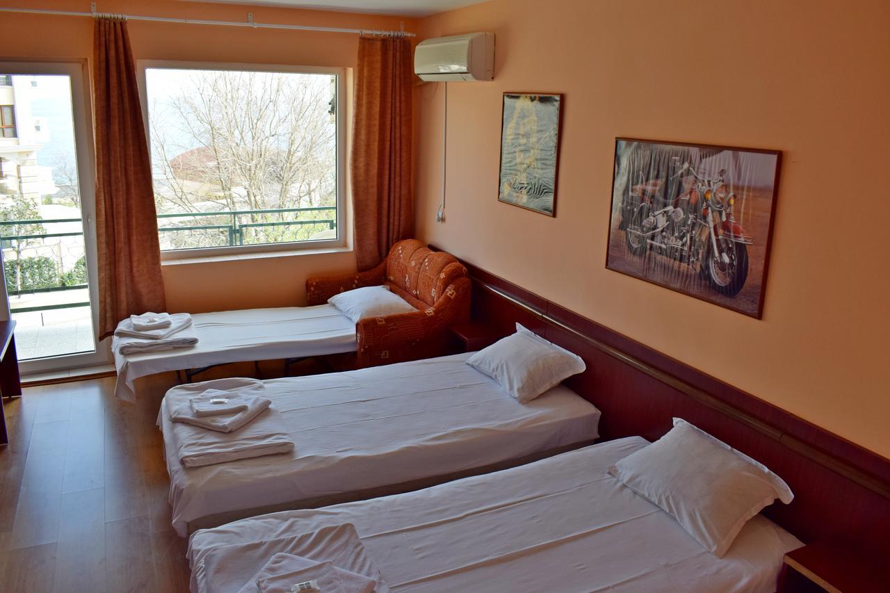 Royal Hostel Varna Ngoại thất bức ảnh