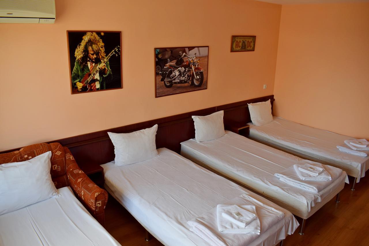 Royal Hostel Varna Ngoại thất bức ảnh