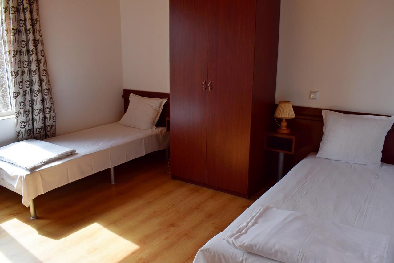 Royal Hostel Varna Ngoại thất bức ảnh