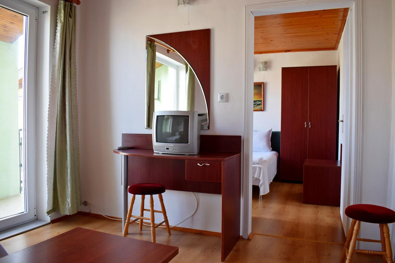 Royal Hostel Varna Ngoại thất bức ảnh