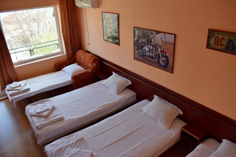 Royal Hostel Varna Ngoại thất bức ảnh